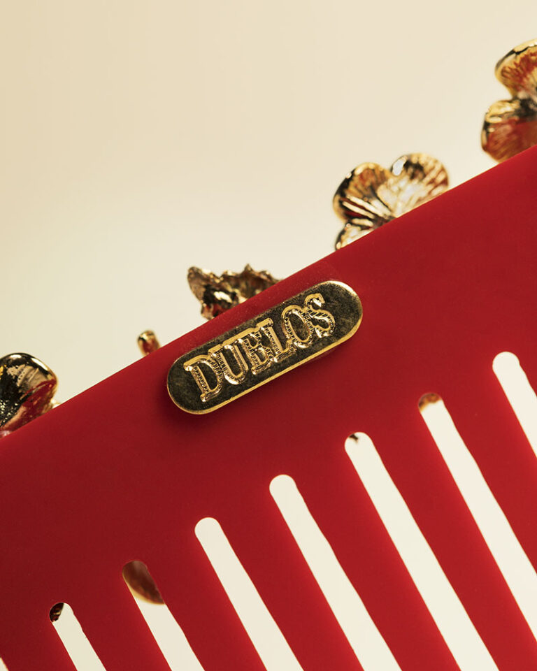 Dublos Red ornamental comb detail