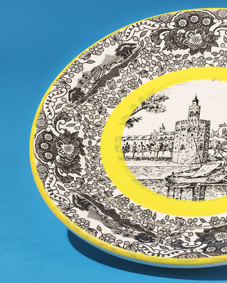 Plato pan amarillo Torre del Oro y rio detalle